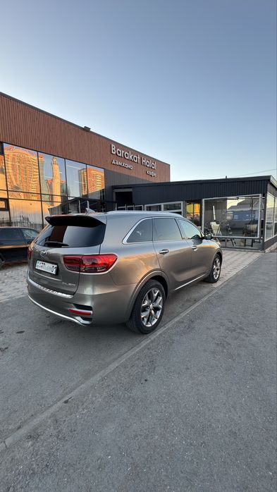 KIA SORENTO в полной комплектации