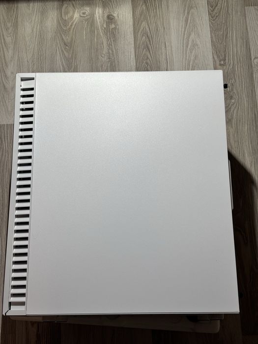 Kolink Observatory HF White Mid Tower- в отлично състояние