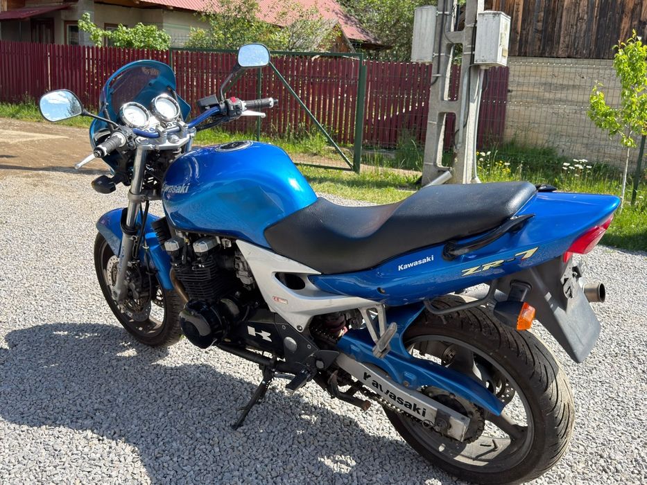 Kawasaki zr7 2000
