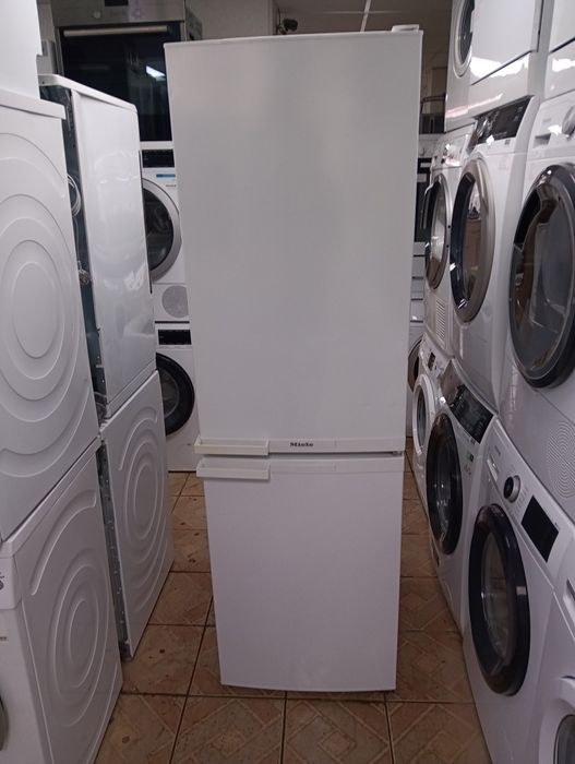 Комбиниран хладилник с фризер Миеле Miele с две години гаранция!