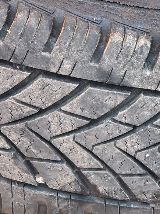 Гуми със железни джанти