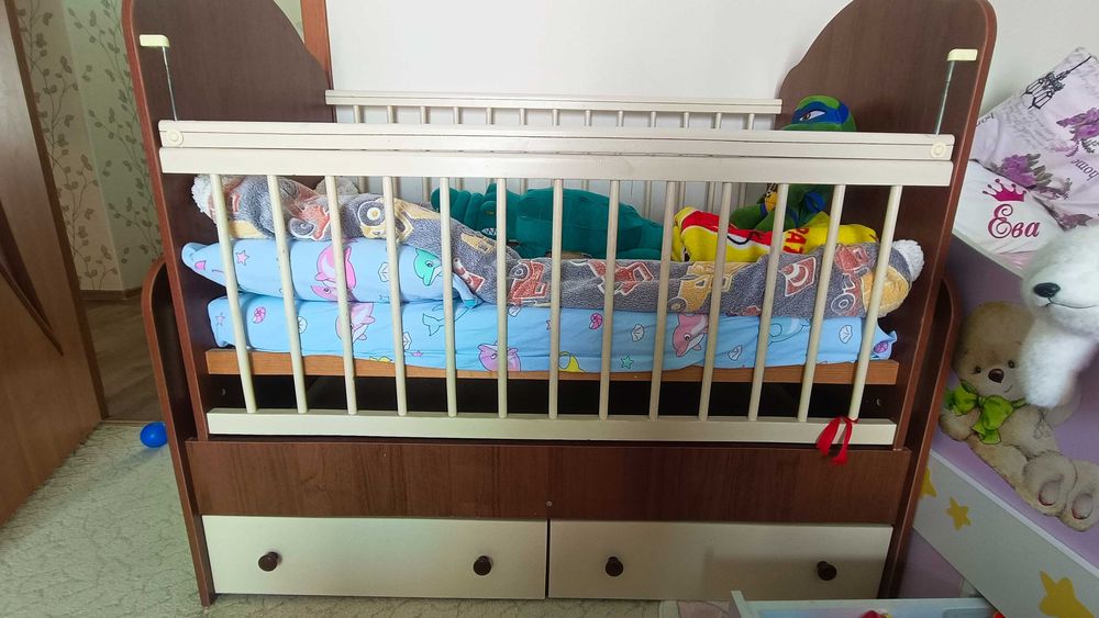 Детская кровать маятник