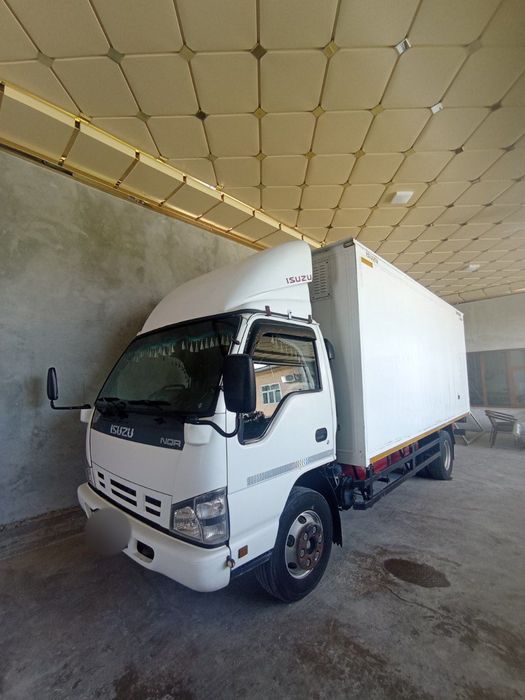 Isuzu yili 2015 moshin holati yaxshi