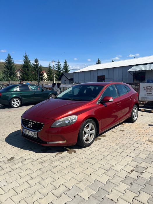 Volvo v40 anul 2014