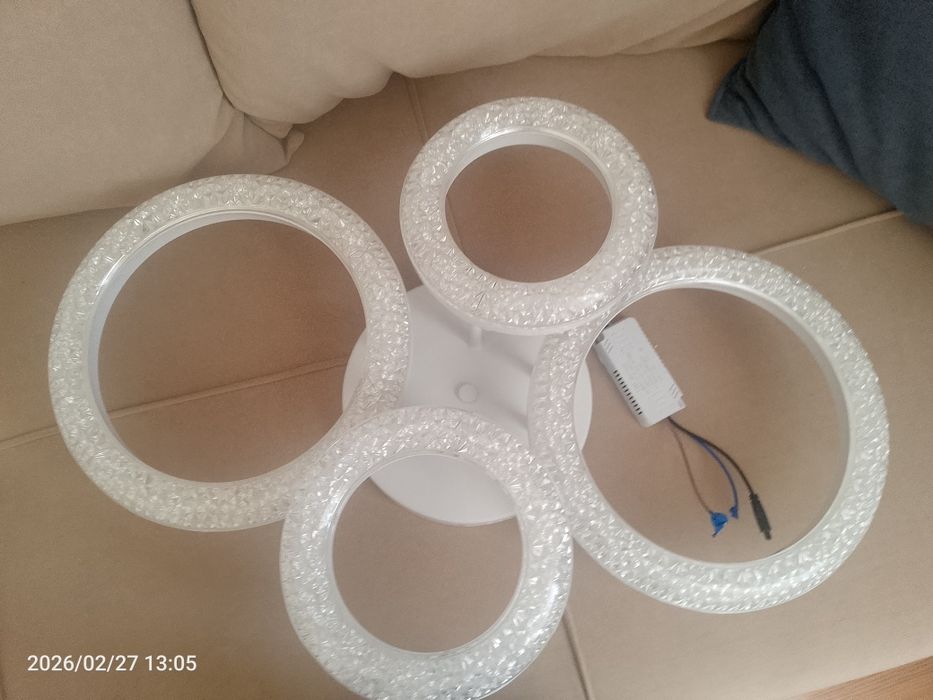 Продается люстра в отличном состоянии