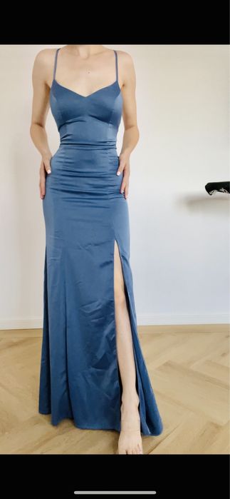 Rochie cu spatele gol pe corset