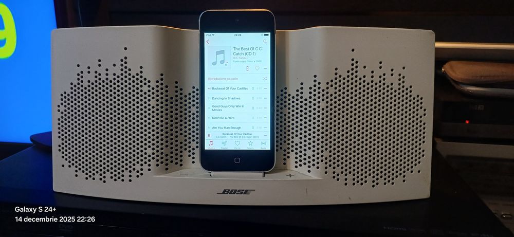 Boxa Bose SundDock XT si satelit Bose stereo