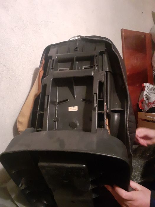 Scaun bebe pentru masină