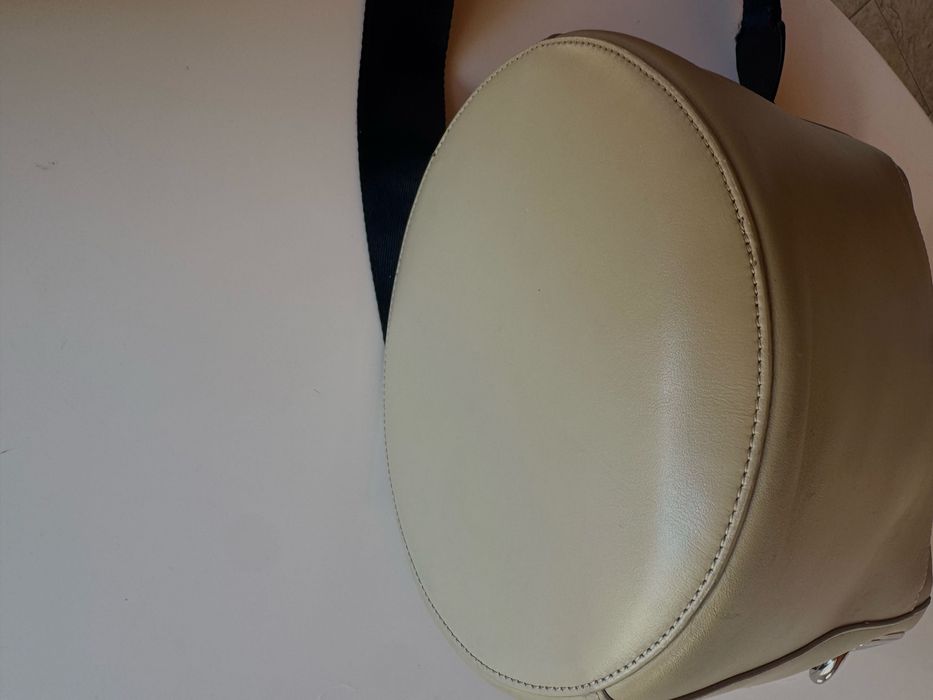 Furla bucket bag бежова чанта
