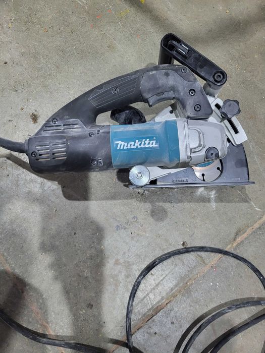 Фреза за канали  под наем 20 лв