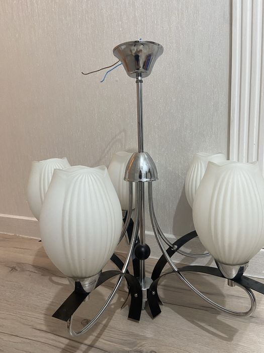 Люстра в отличном состоянии