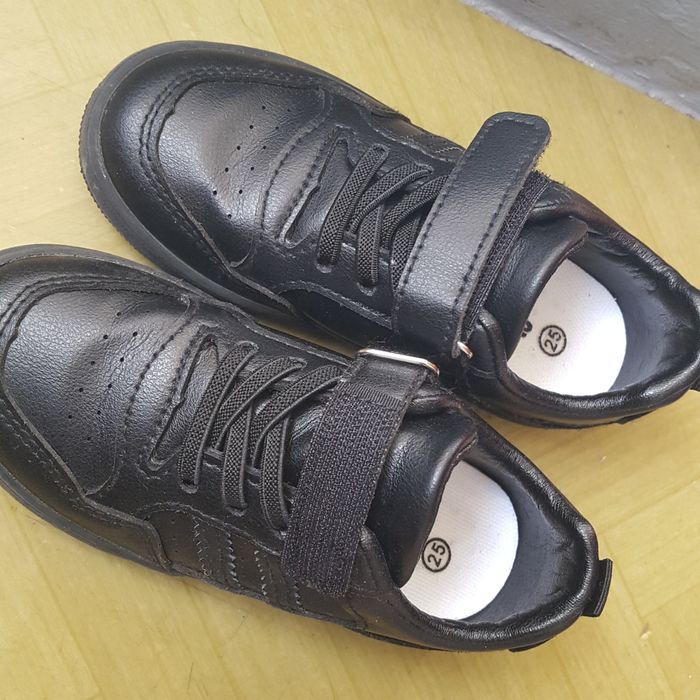 Adidasi marime 25 apawwa noi