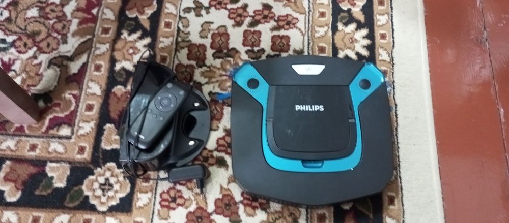 Продам Робот Пылесос Филипс Включается Требуется Ремонт На Запчасти.