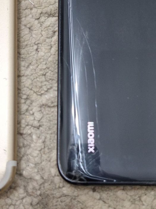 Обменяю два телефона на один