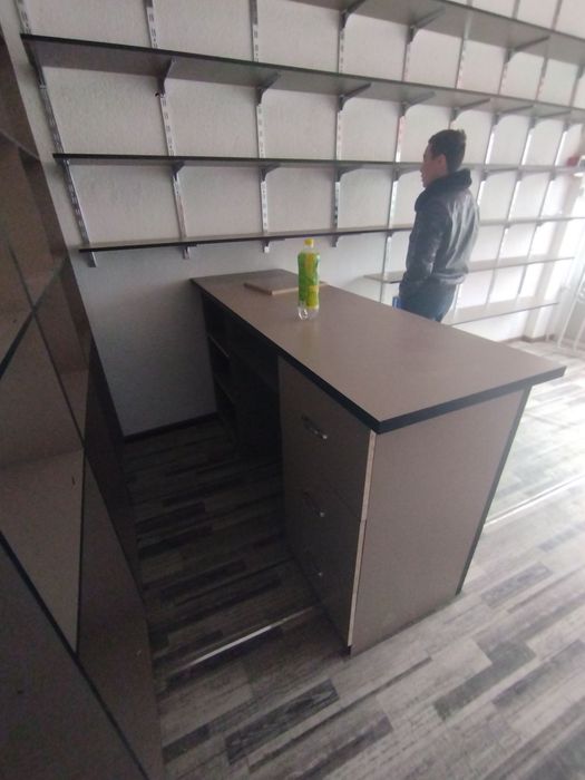 Magazin uchun mebel prlavka