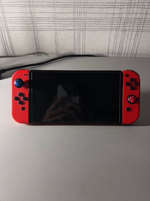 Nintendo Switch OLED с пленками и коробкой