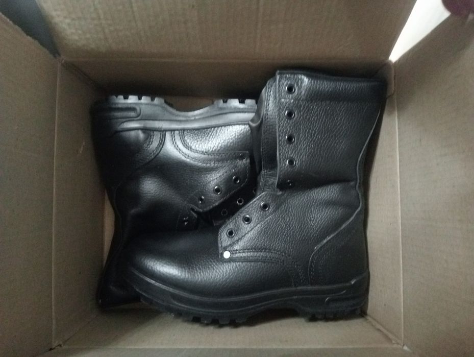 Продам берцы новый