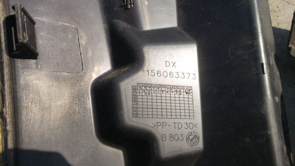grila stergator capota  alfa romeo 159 break  156063373  156063371