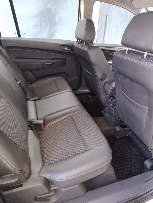 Vând Opel Zafira 1.8 benzina