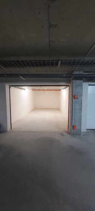 Продава се Гараж / Паркомясто в Пловдив, Тракия - 30 кв.м за 5 €/кв.м - Снимка #5