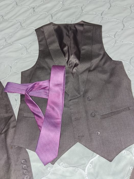 Продам кастюм тройка