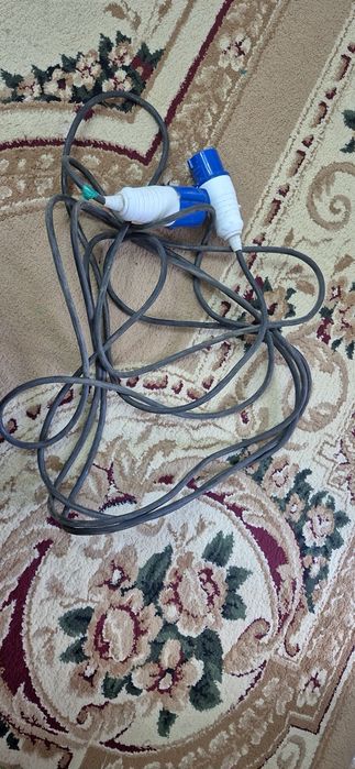 Кабель силовой,длинна 6 м примерно