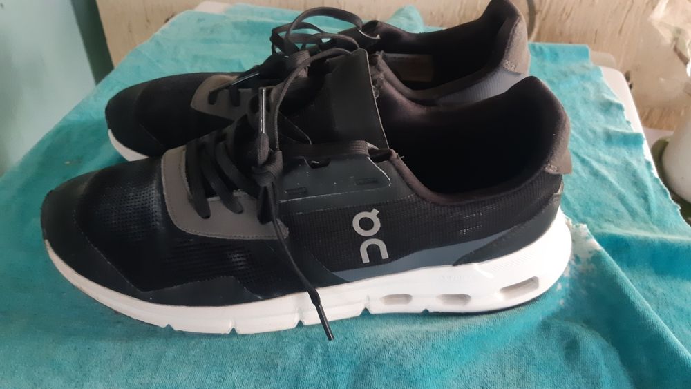 Кроссовки мужские размер 42 , б/у