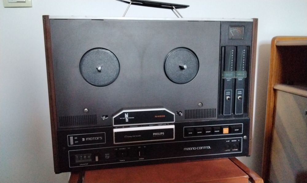 Magnetofon Akai x201 D