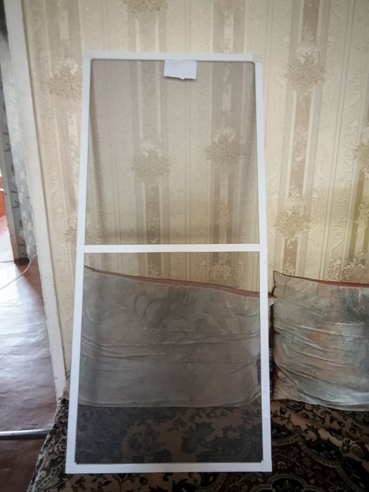 Продам оконную сетку от комаров