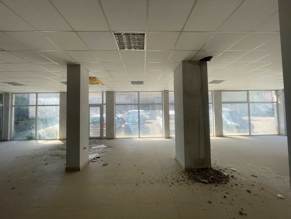 Дава се под наем Магазин в Габрово, Център - 229 кв.м за 765 € - Снимка #1