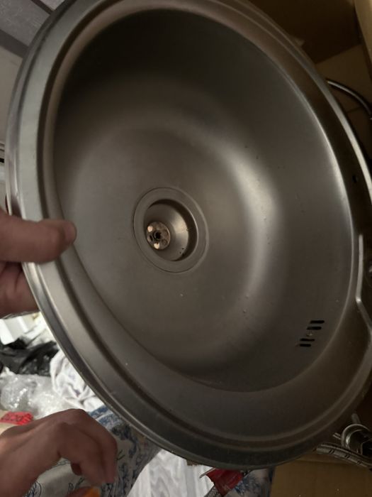 Продам Кухонную  мойку