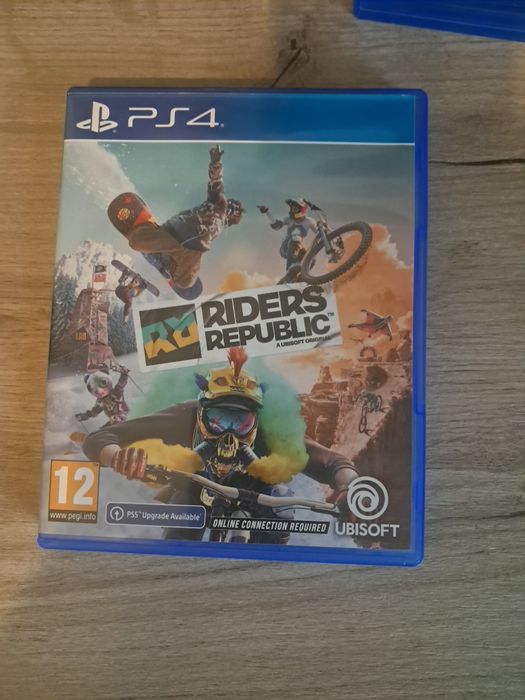 Продават се игри за ps4