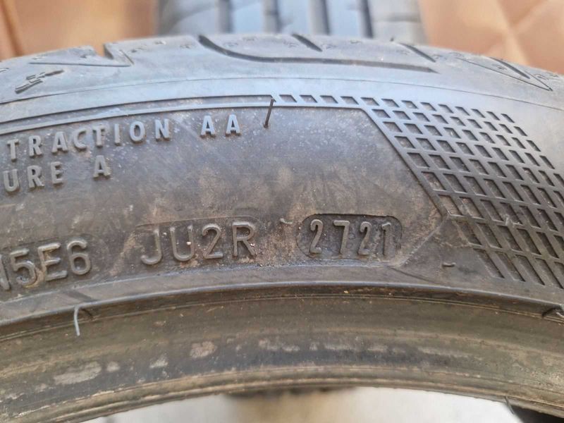 2 Goodyear R19 235/45
летни гуми
DOT2721