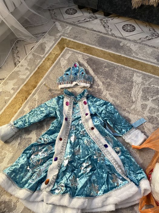Продам костюм снегурочки