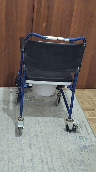 Санитарный   стул