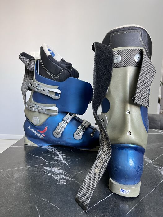 Лыжи и лыжные ботинки