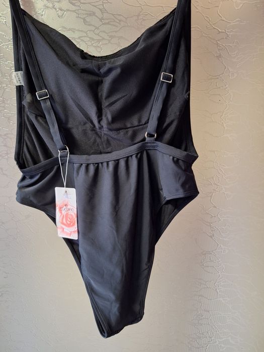 Costum de baie intreg