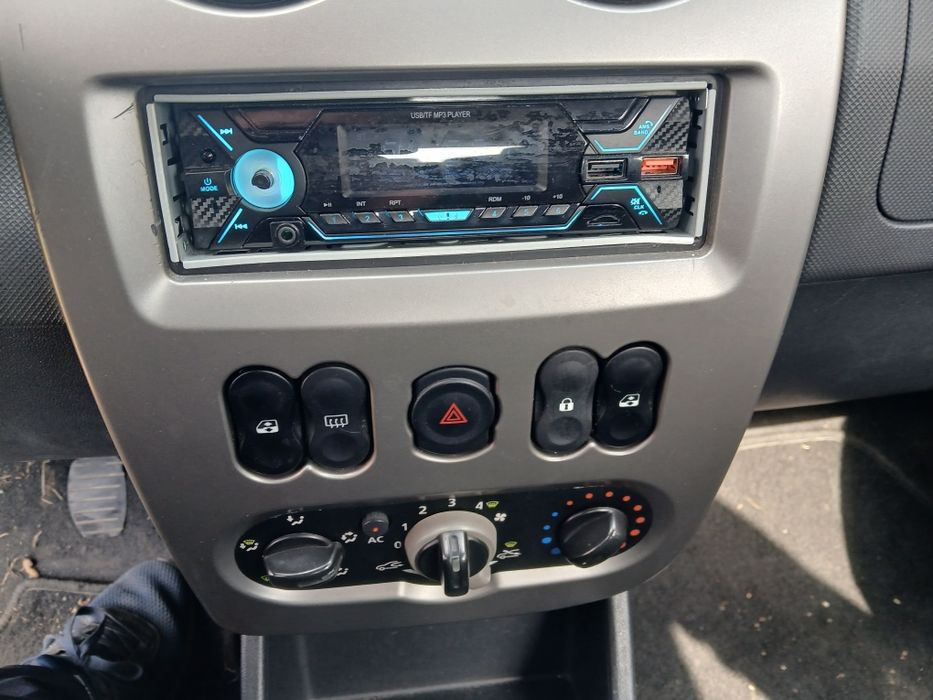 Dacia Sandero stepway 1.6 8 v  benzina  € 5
