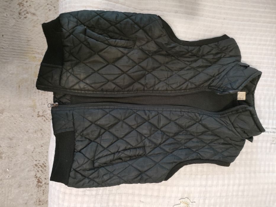 Продам безрукавку на рост 150-160