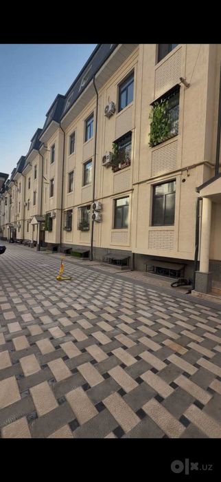 Дублекс  Замона тойхона  143 квадрат 79,500 уе
