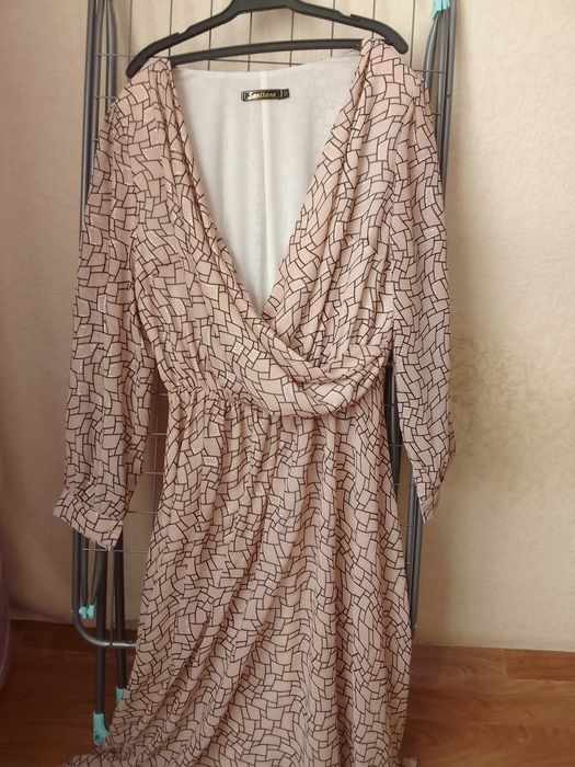 Продам платье. Новое. Размер 52-54