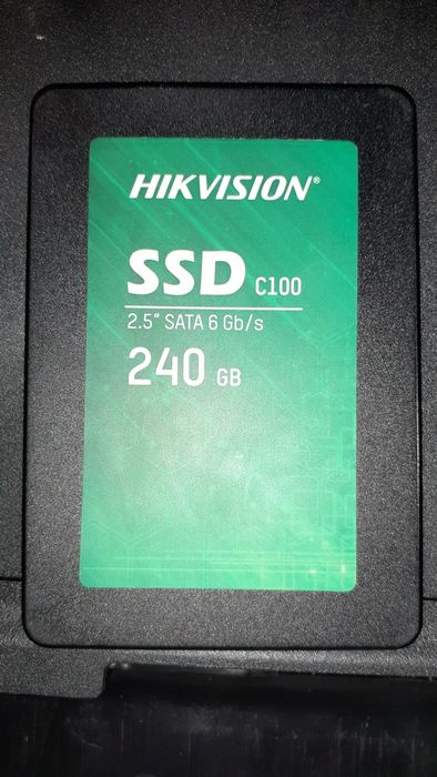 Vând SSD 240 GB .
