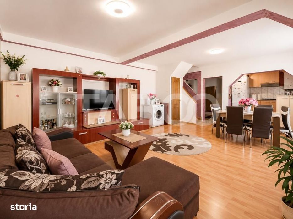Apartament foarte spatios 3 camere balcon zona Cedonia intabulat — fotografia 3