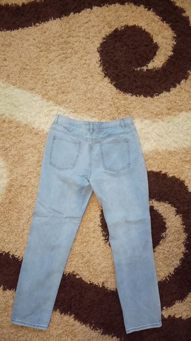 Pantaloni rupți de bărbați noi