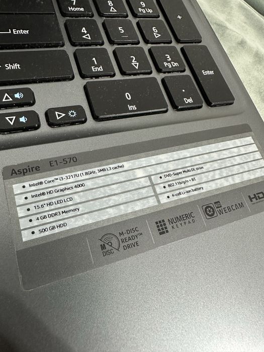 Laptop ACER E1-570