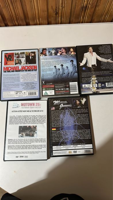 Vând lot carti+ dvd uri Michael Jackson