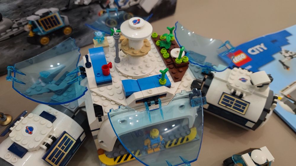 LEGO City 60350 - Baza Spațială Lunară! Cutie originala.