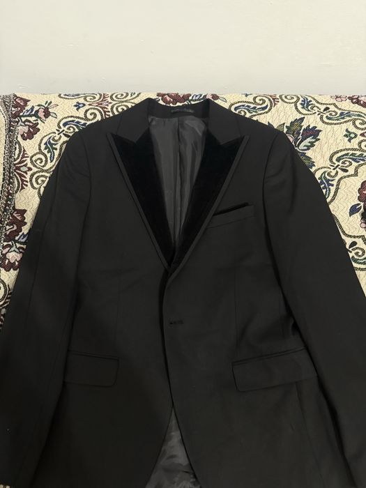 Смокинг костюм продаются