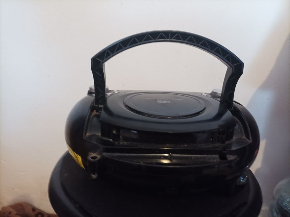 Vând radio casetofoane