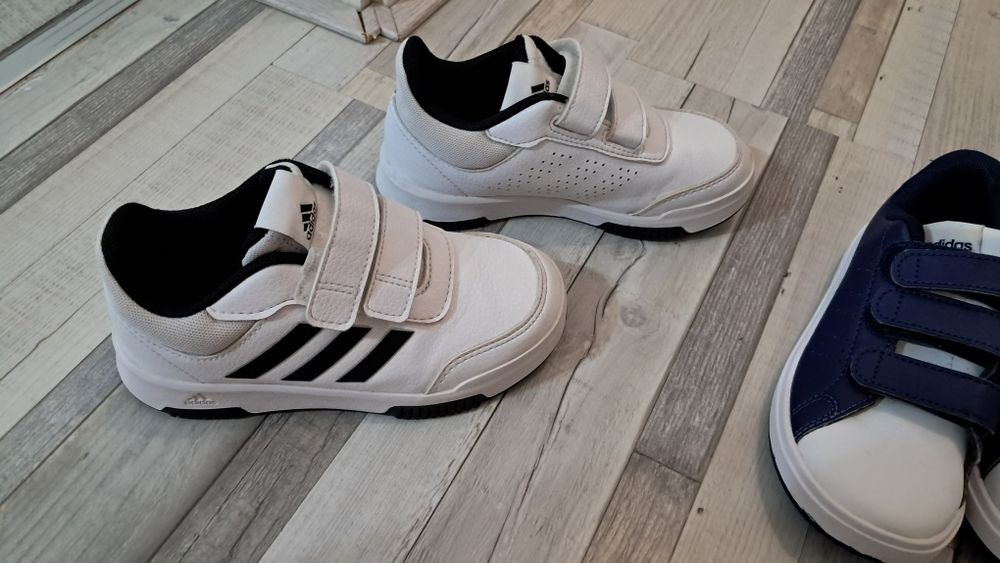 Два чифта детски маратонки adidas